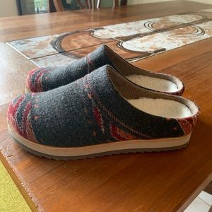 Merrell Slips ons.  Brand new!